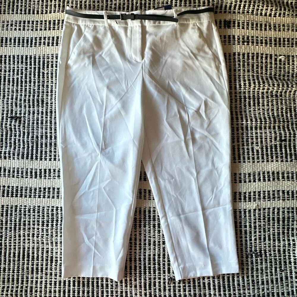 Apt 9. size 16 White capri Torie Mid rise Black belt pants NWT